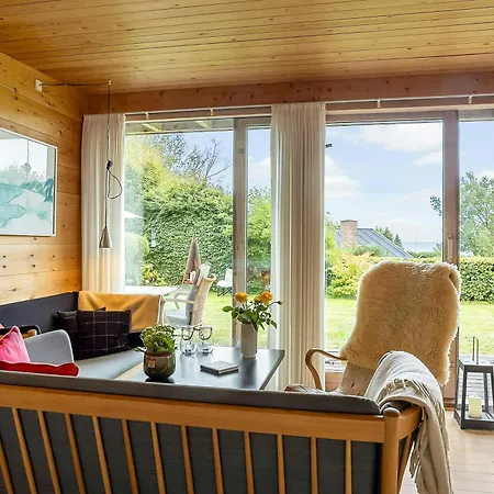 بيت للعطل Architect-designed House Near Gyldendal Harbour